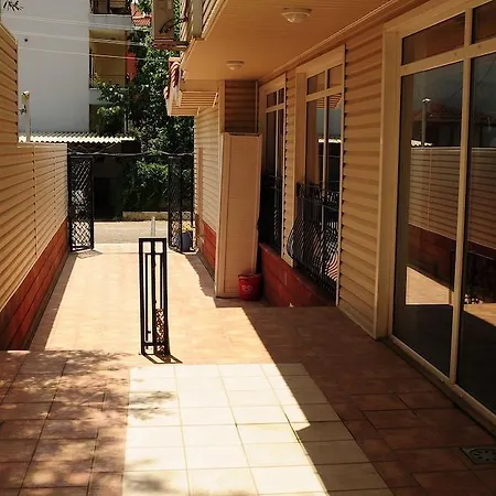 Sweet Hotell Side